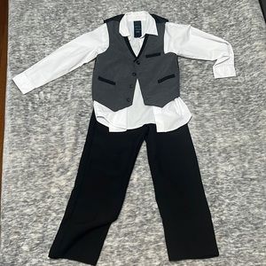 Little Boy’s Size 7 three-piece suit